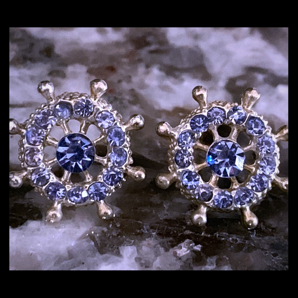 Helm style silver w/ faux sapphire earrings